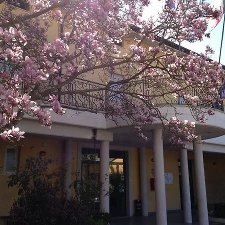 Mercede 2 מלון סן פליצ׳ה צ׳ירצ׳או