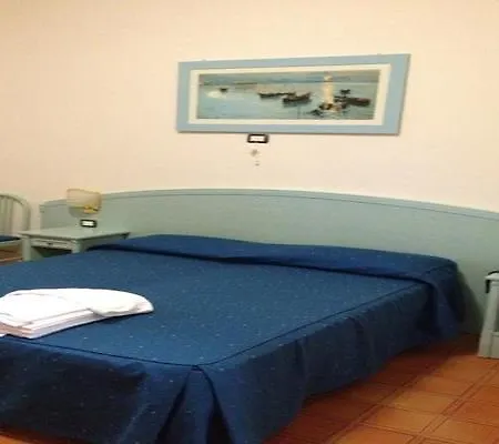 Mercede 2 מלון סן פליצ׳ה צ׳ירצ׳או