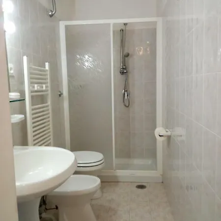 מלון Mercede 2 3*